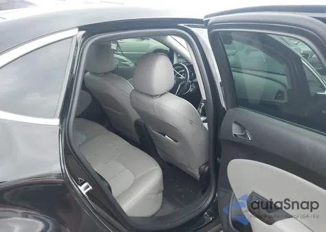 2017 Buick Verano Sport Touring z USA, uszkodzony, nr VIN 1G4PR5SK2H4103551